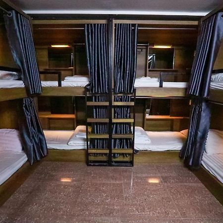 Bui Vien Street Hostel Хошимин Екстериор снимка