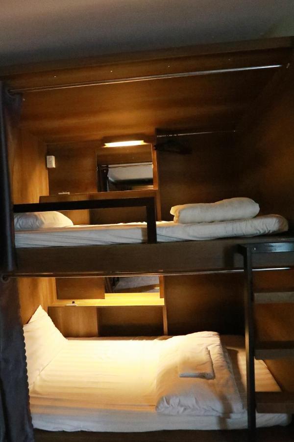 Bui Vien Street Hostel Хошимин Екстериор снимка