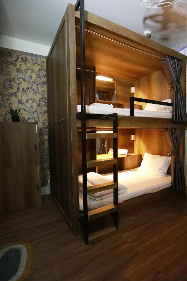 Bui Vien Street Hostel Хошимин Екстериор снимка